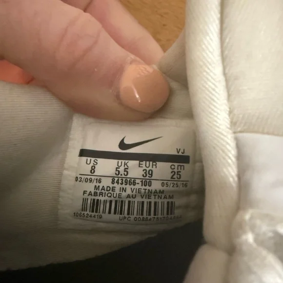 Nike Black and White Slip-On Shoes - Picture 5 of 7